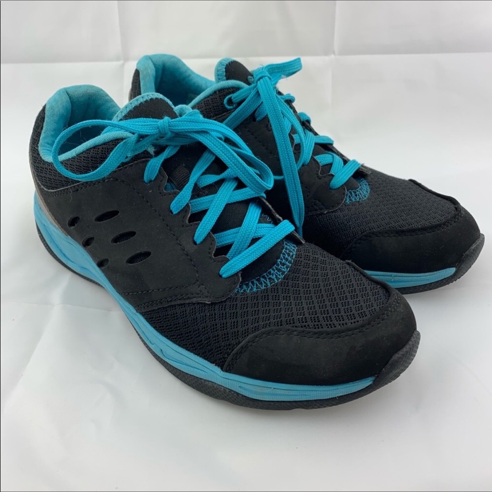 VIONIC Venture Sneaker (EUC)